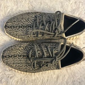 Turtle dove Yeezys